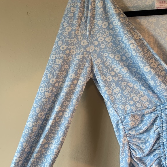 NWT No Boundaires Womens Floral Rusched Front Long Sleeve Blue White Top Medium - Picture 7 of 13